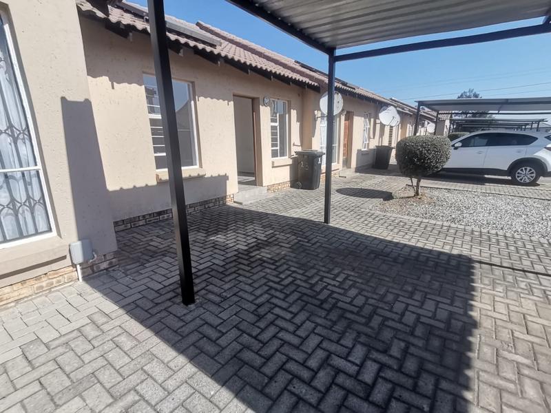 2 Bedroom Property for Sale in Albertsdal Gauteng