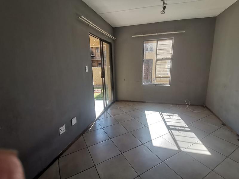 2 Bedroom Property for Sale in Albertsdal Gauteng