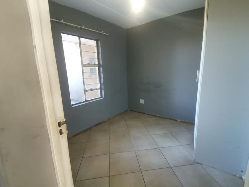 2 Bedroom Property for Sale in Albertsdal Gauteng