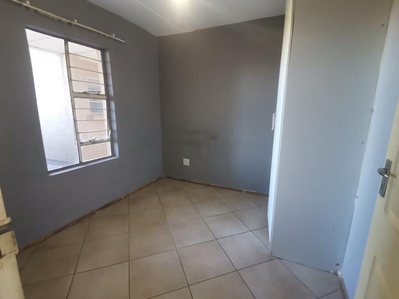 2 Bedroom Property for Sale in Albertsdal Gauteng