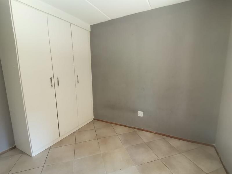 2 Bedroom Property for Sale in Albertsdal Gauteng