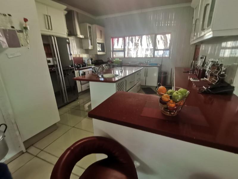 4 Bedroom Property for Sale in Brackendowns Gauteng