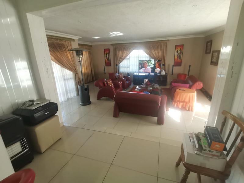 4 Bedroom Property for Sale in Brackendowns Gauteng