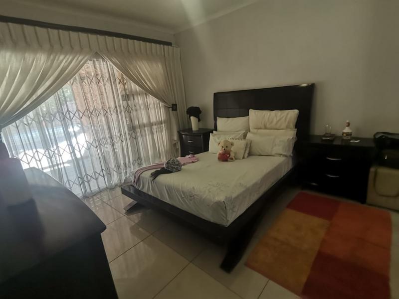 4 Bedroom Property for Sale in Brackendowns Gauteng