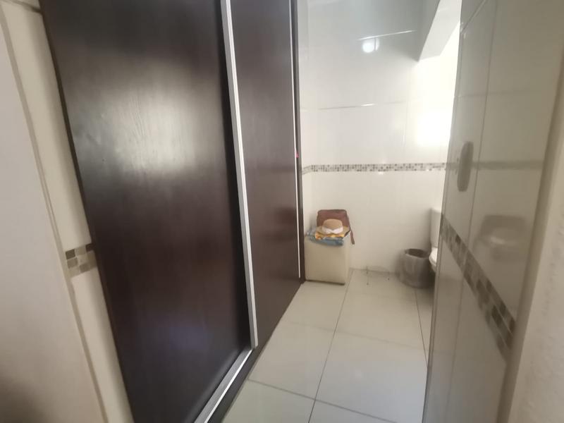 4 Bedroom Property for Sale in Brackendowns Gauteng