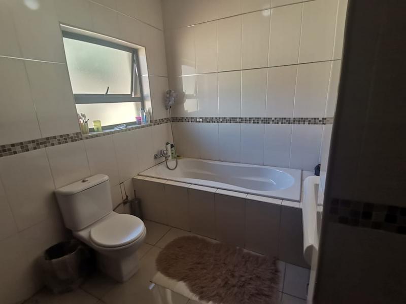 4 Bedroom Property for Sale in Brackendowns Gauteng