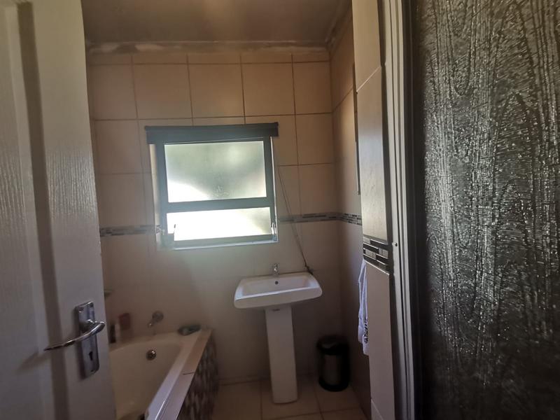 4 Bedroom Property for Sale in Brackendowns Gauteng