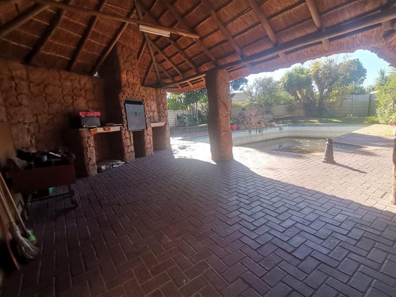 4 Bedroom Property for Sale in Brackendowns Gauteng
