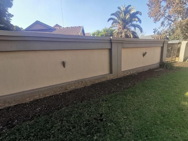 4 Bedroom Property for Sale in Brackendowns Gauteng