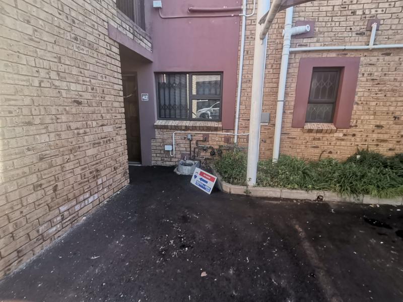 2 Bedroom Property for Sale in Brackendowns Gauteng