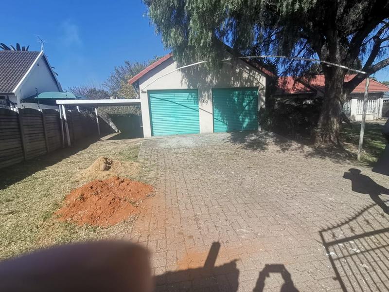 3 Bedroom Property for Sale in Brackendowns Gauteng