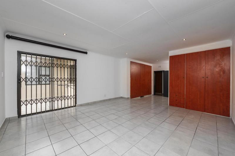 5 Bedroom Property for Sale in Brackenhurst Gauteng