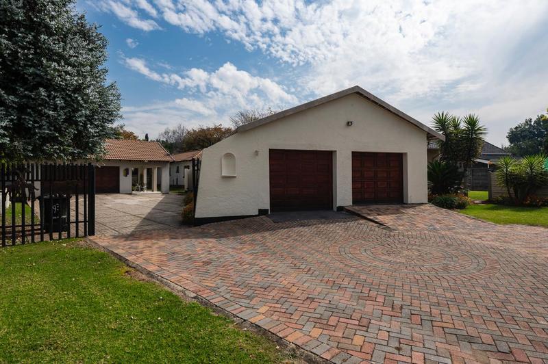 5 Bedroom Property for Sale in Brackenhurst Gauteng