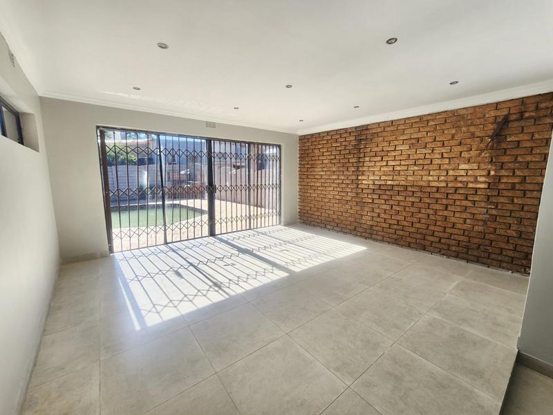 3 Bedroom Property for Sale in Verwoerdpark Gauteng