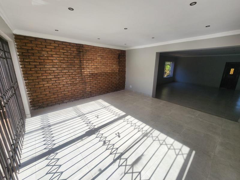 3 Bedroom Property for Sale in Verwoerdpark Gauteng