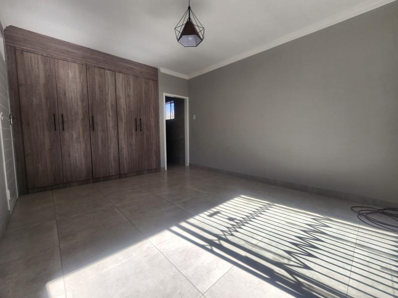 3 Bedroom Property for Sale in Verwoerdpark Gauteng