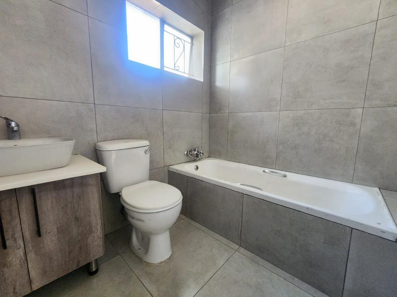 3 Bedroom Property for Sale in Verwoerdpark Gauteng