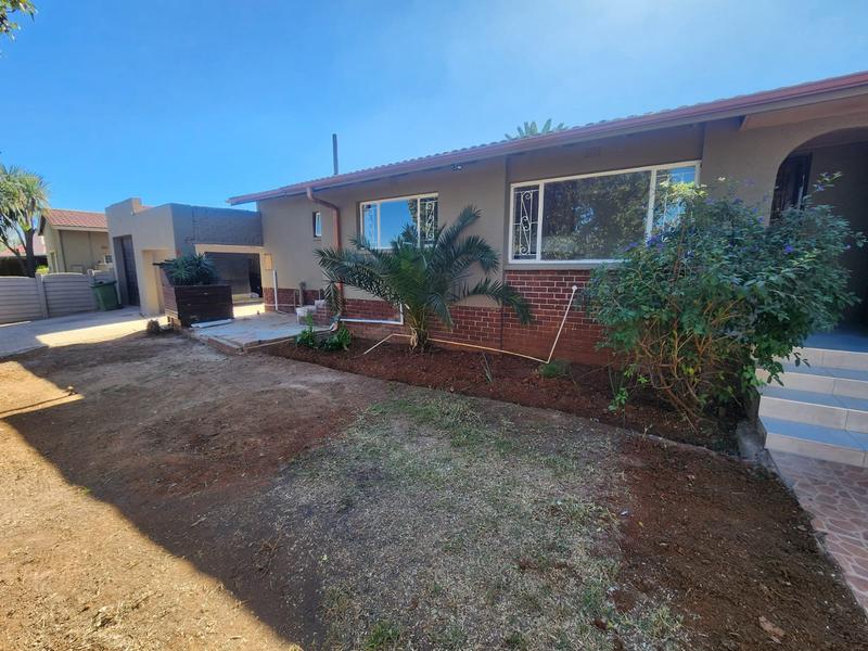 3 Bedroom Property for Sale in Verwoerdpark Gauteng