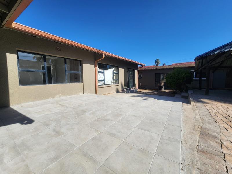 3 Bedroom Property for Sale in Verwoerdpark Gauteng
