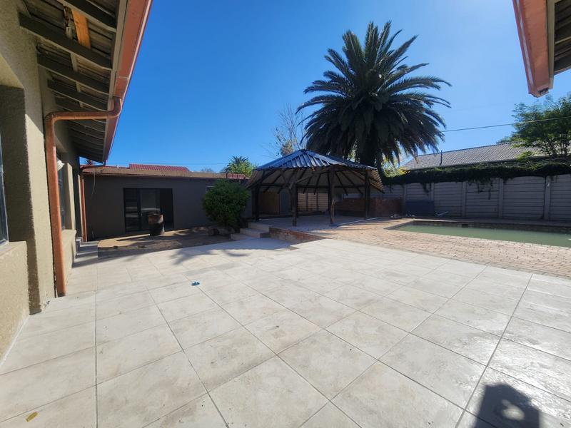 3 Bedroom Property for Sale in Verwoerdpark Gauteng