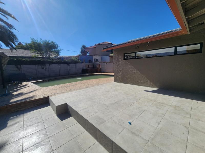 3 Bedroom Property for Sale in Verwoerdpark Gauteng