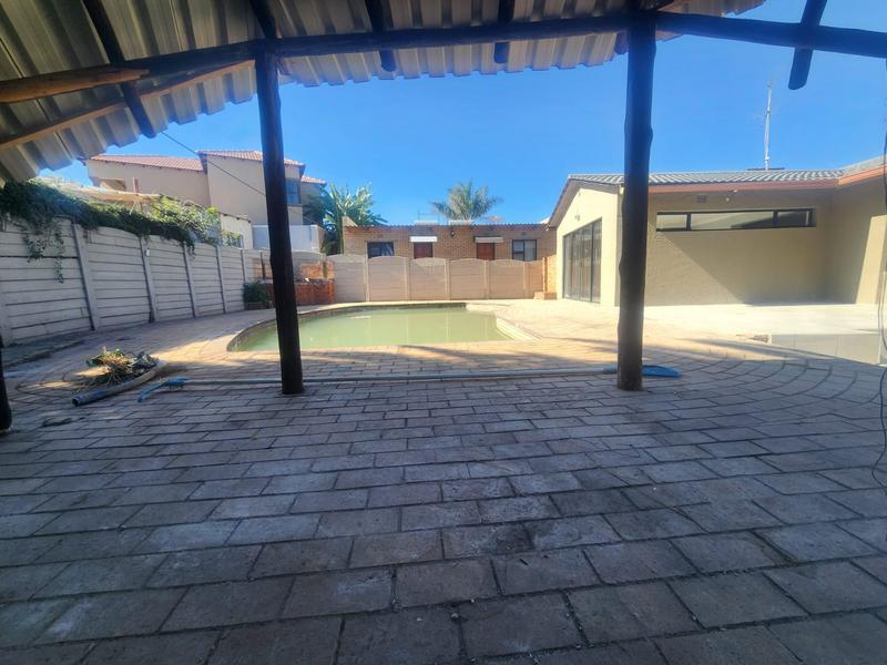 3 Bedroom Property for Sale in Verwoerdpark Gauteng