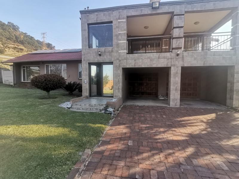 4 Bedroom Property for Sale in Linmeyer Gauteng