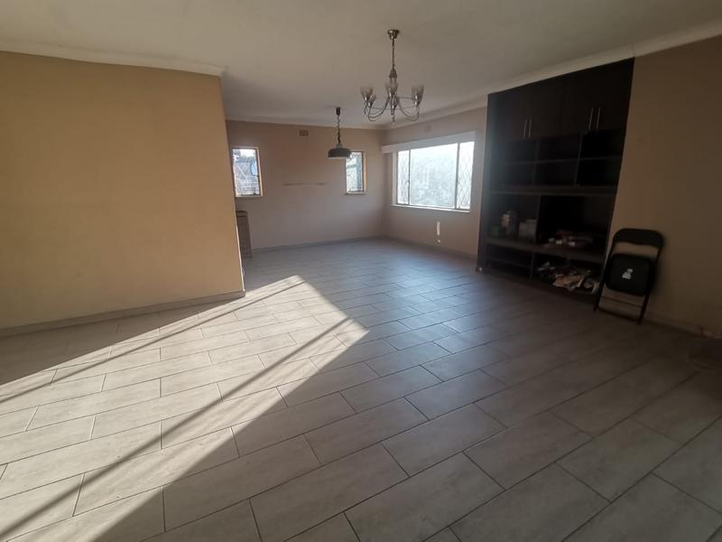 4 Bedroom Property for Sale in Linmeyer Gauteng