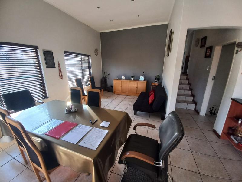 3 Bedroom Property for Sale in Oakdene Gauteng