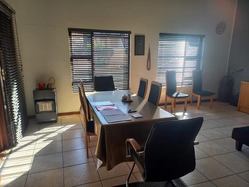 3 Bedroom Property for Sale in Oakdene Gauteng