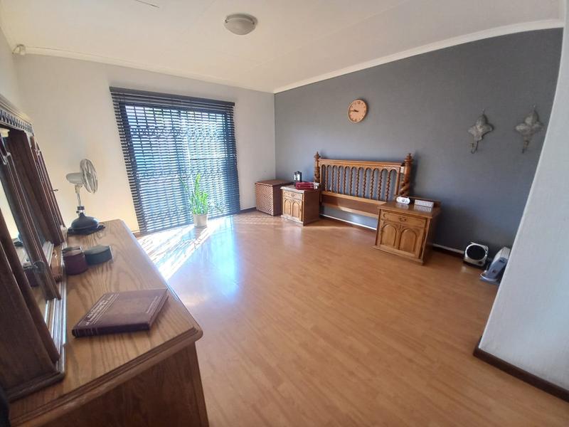 3 Bedroom Property for Sale in Oakdene Gauteng