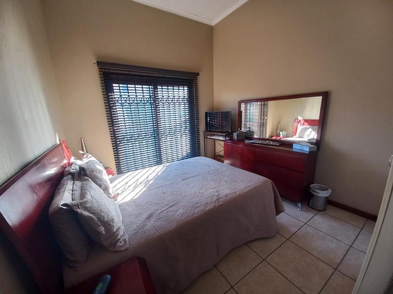 3 Bedroom Property for Sale in Oakdene Gauteng