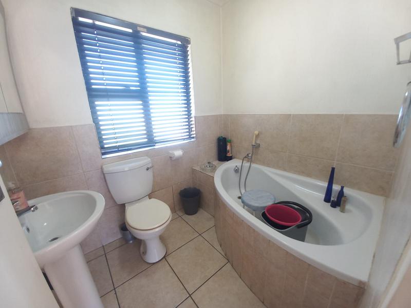 3 Bedroom Property for Sale in Oakdene Gauteng
