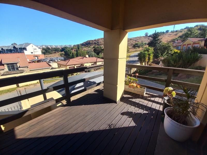 3 Bedroom Property for Sale in Oakdene Gauteng