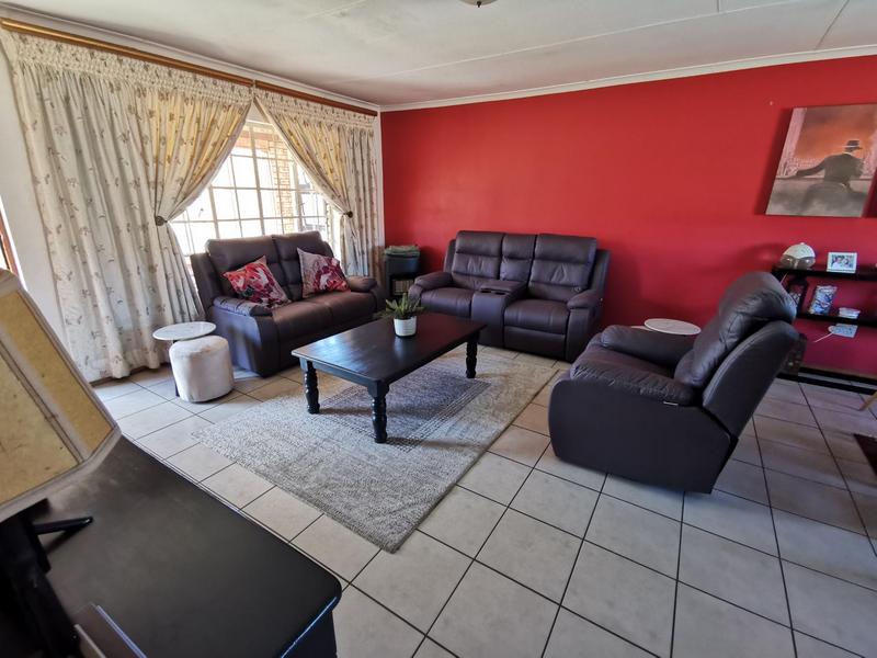 To Let 3 Bedroom Property for Rent in Kookrus Gauteng