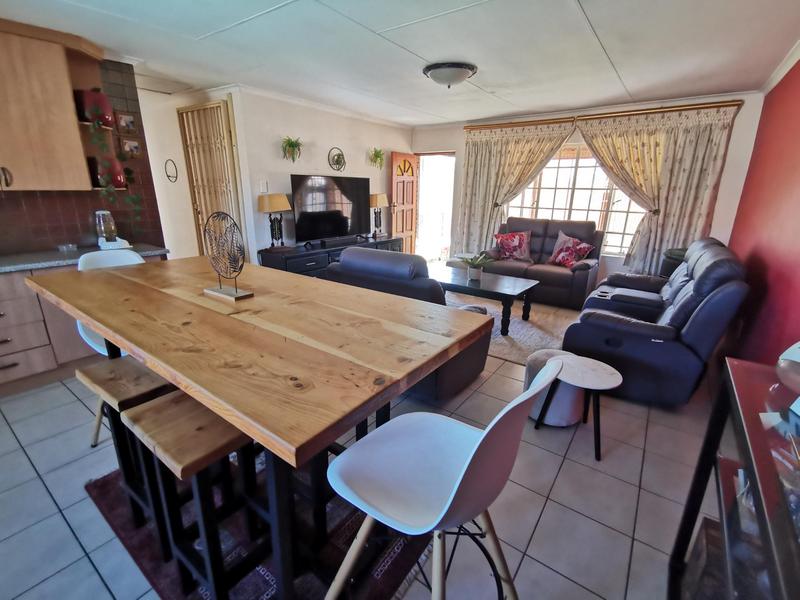 To Let 3 Bedroom Property for Rent in Kookrus Gauteng