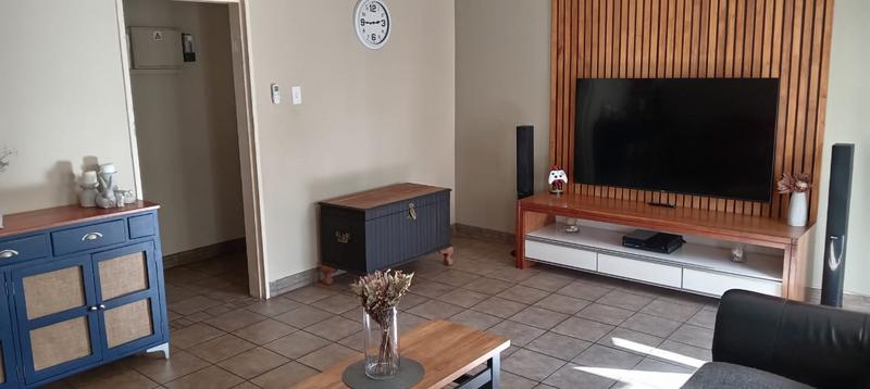 2 Bedroom Property for Sale in Three Rivers Gauteng
