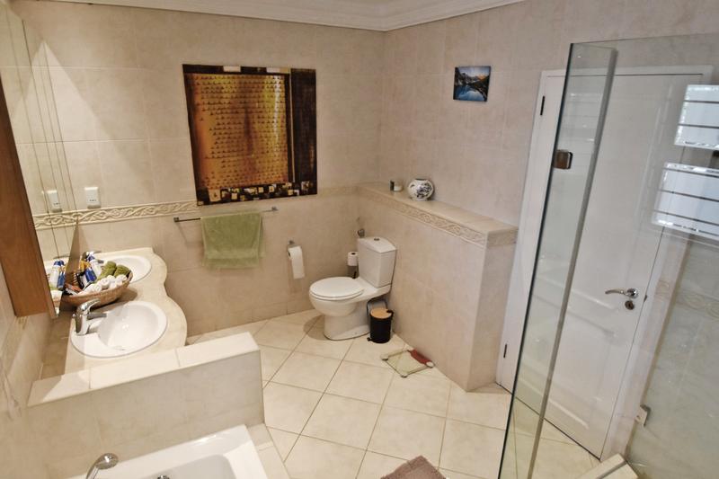 4 Bedroom Property for Sale in Sunset Acres Gauteng
