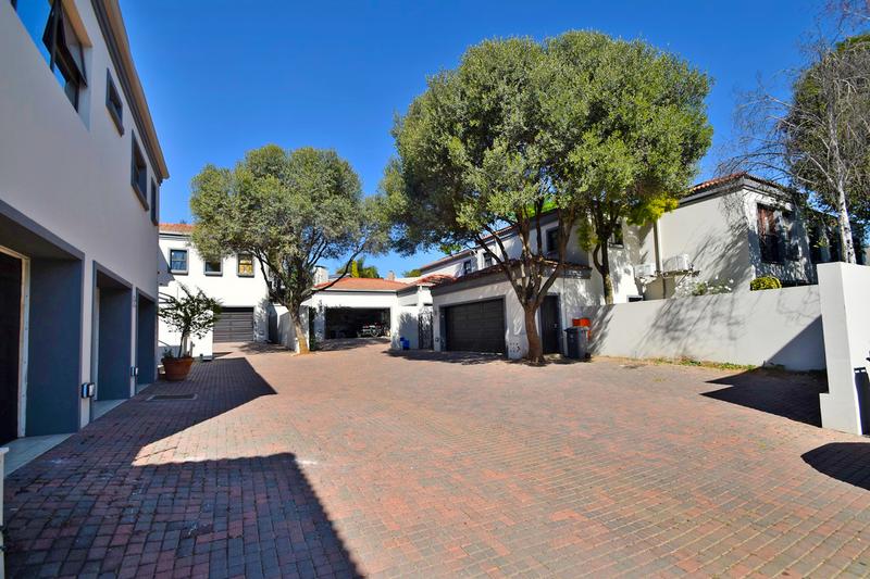4 Bedroom Property for Sale in Sunset Acres Gauteng