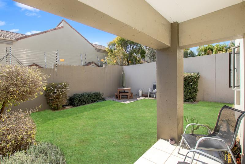 1 Bedroom Property for Sale in Douglasdale Gauteng