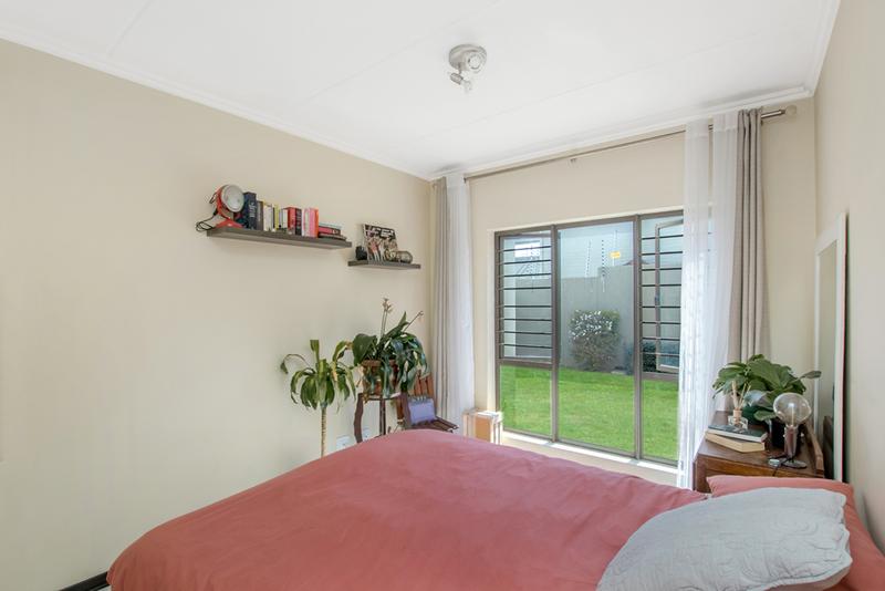 1 Bedroom Property for Sale in Douglasdale Gauteng