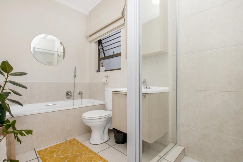 1 Bedroom Property for Sale in Douglasdale Gauteng