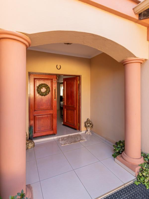 4 Bedroom Property for Sale in Ruimsig Gauteng