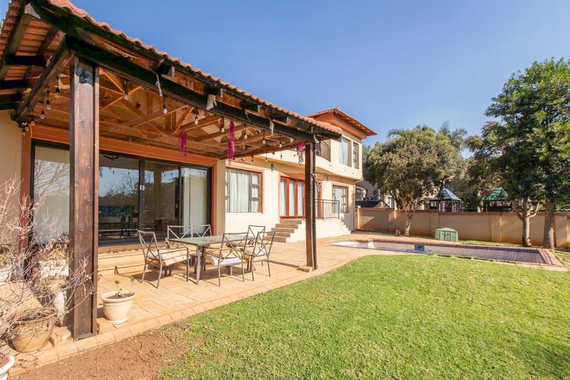 4 Bedroom Property for Sale in Ruimsig Gauteng