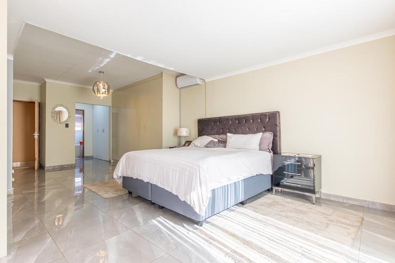 4 Bedroom Property for Sale in Ruimsig Gauteng