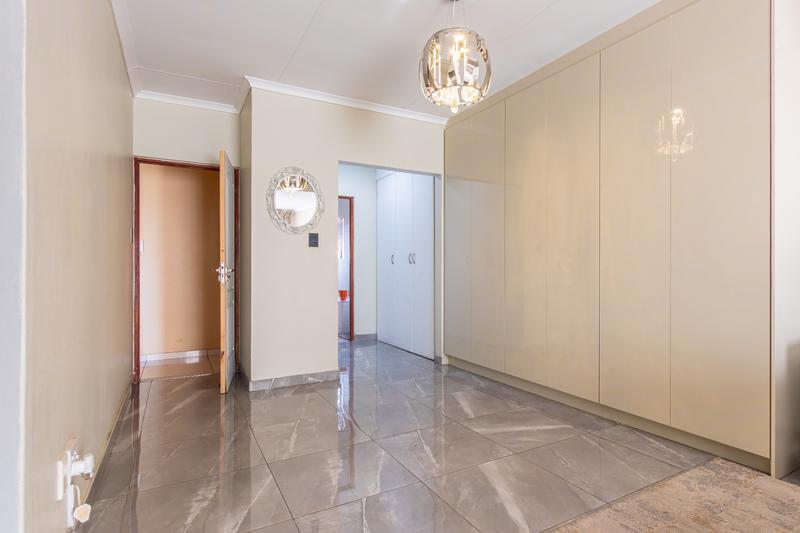 4 Bedroom Property for Sale in Ruimsig Gauteng