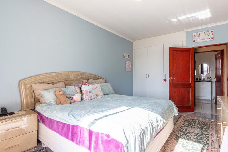 4 Bedroom Property for Sale in Ruimsig Gauteng