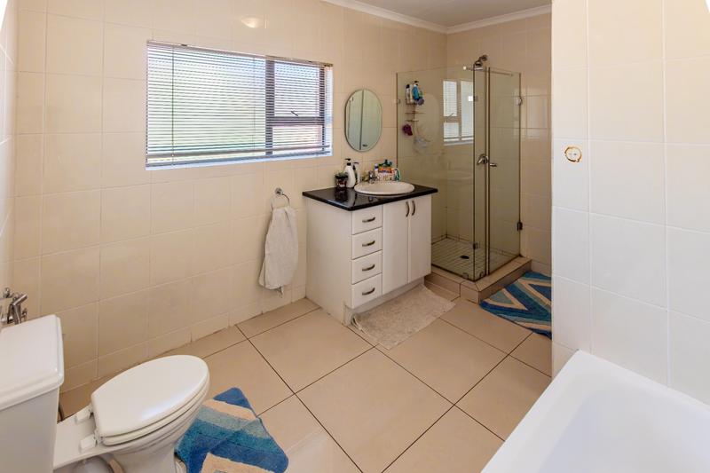 4 Bedroom Property for Sale in Ruimsig Gauteng