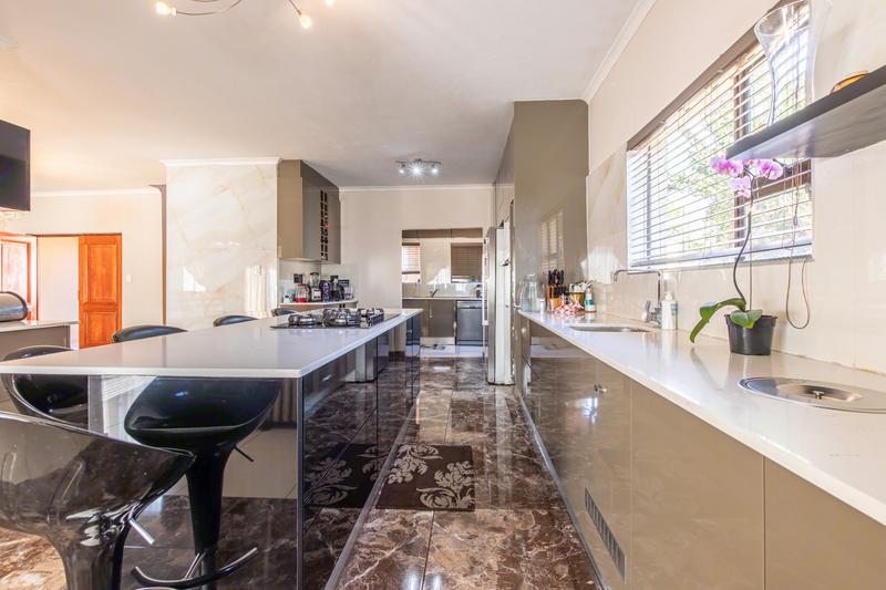 4 Bedroom Property for Sale in Ruimsig Gauteng