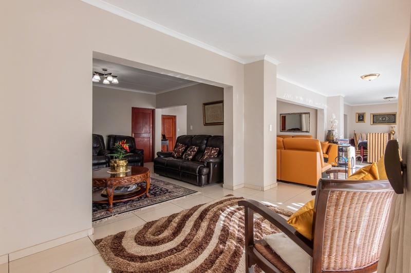 4 Bedroom Property for Sale in Ruimsig Gauteng